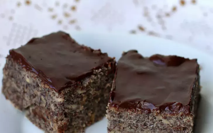 Vláčná maková buchta (bez cukru a lepku)