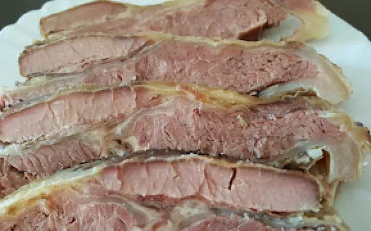 Pomalu pečená hovězí žebra