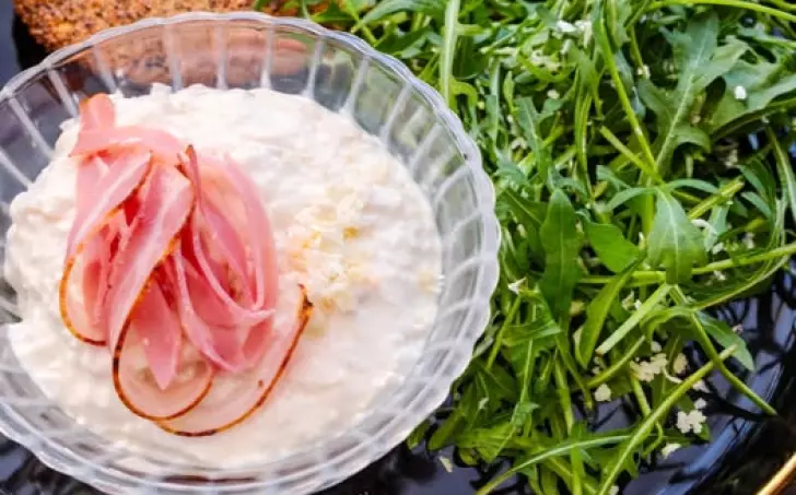 Křenová pomazánka s šunkou