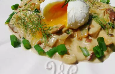 Čerstvé dubáky zo smotanou a strateným vajičkom