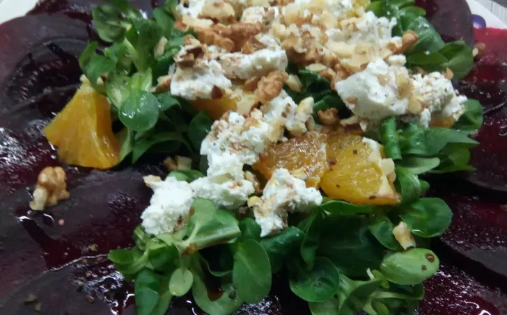 Červená řepa s kozím sýrem