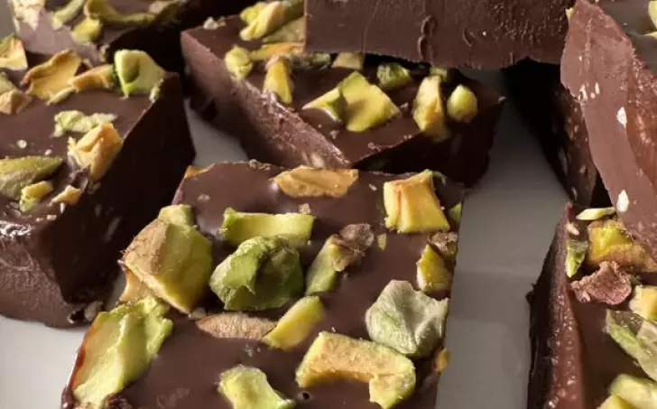 Čokoládovo - ořechové kostičky