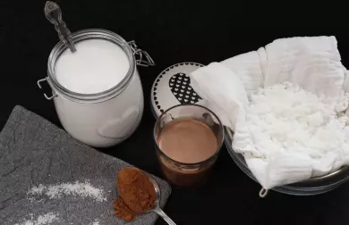 Domácí kokosové mléko + kokosová mouka