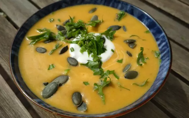 Výborná italská krémová cuketová polévka