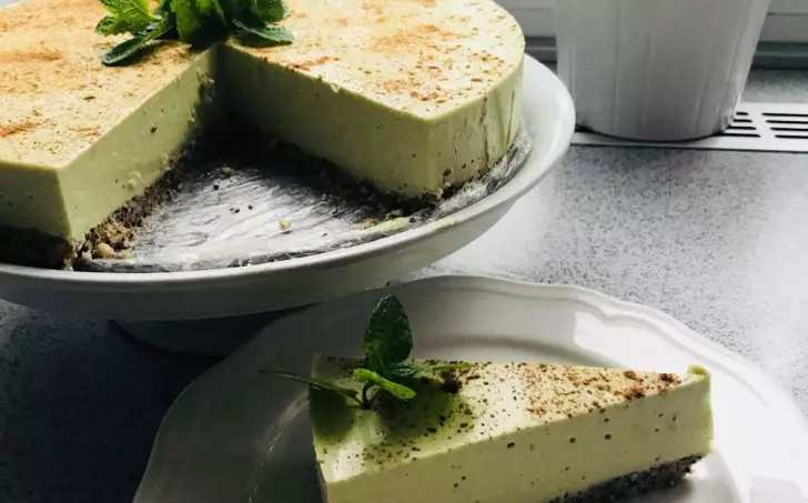 Low carb avokádový cheesecake