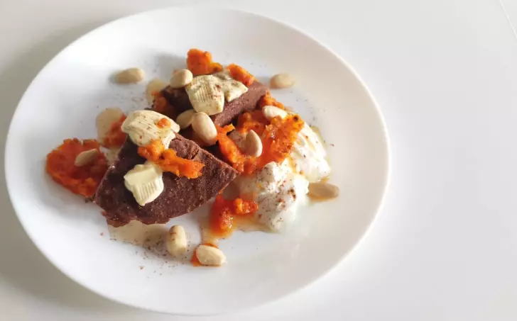 Čokoládový fitness mugcake s banánem