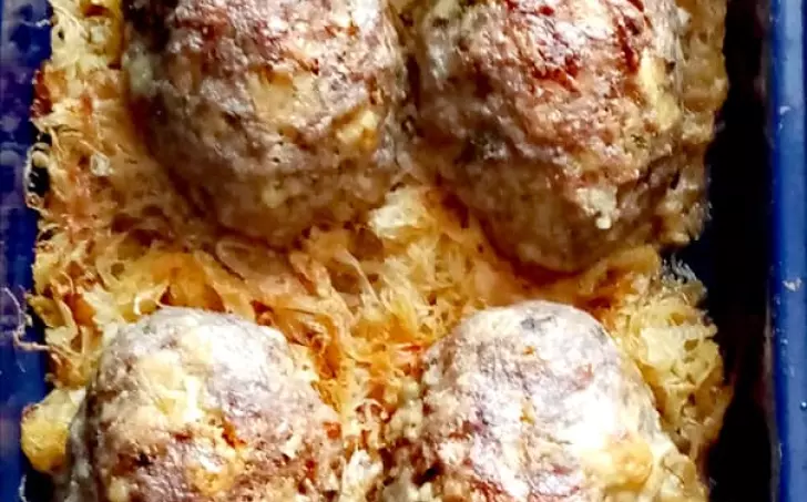 Pštrosí vejce pečené na kysaném zelí - LC