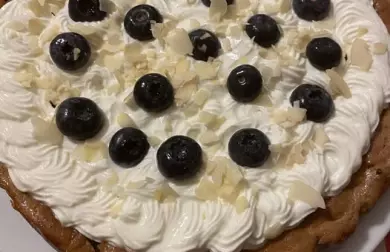 Jablečno-tvarohový koláč s borůvkami a mandlovými lupínky