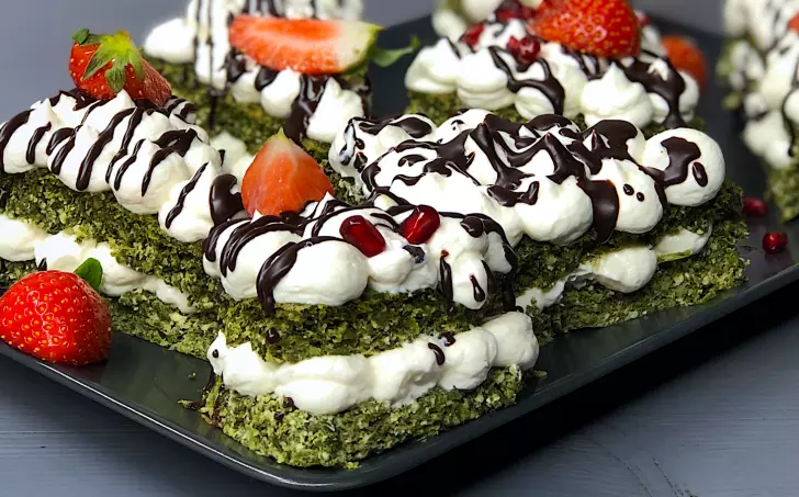 LC Špenátový Dortíky s mascarpone a šlehačkou.