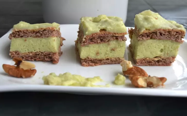 Ořechové řezy s kokosovo-cuketovým pudinkem - LC