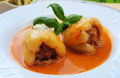 PLNĚNÁ PAPRIKA S "TĚSTOVINAMI"