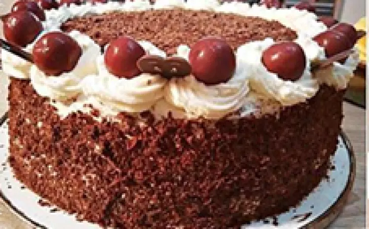 Schwarzwaldský dort s višněmi