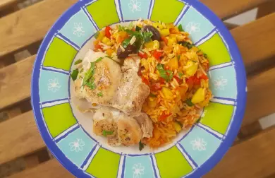 Kuřecí maso s rýží a zeleninou