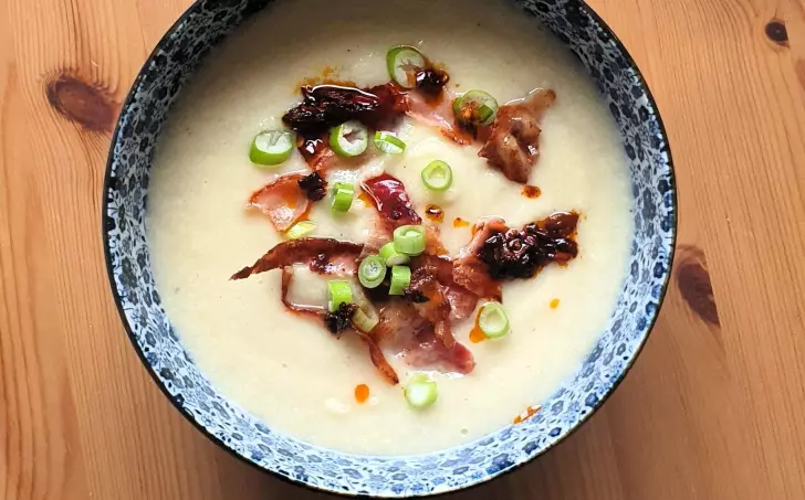 Krémová květáková polévka se slaninou