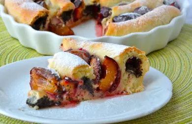 Švestkový kynutý koláč s mákem