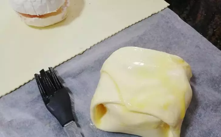 HERMELÍN V LÍSTKOVOM CESTE