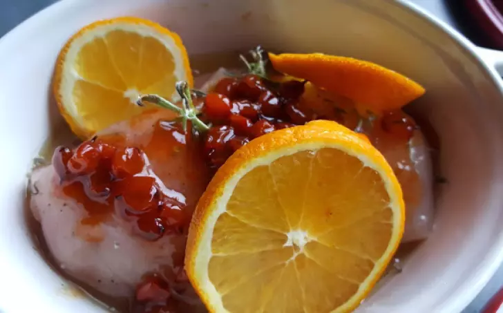 Kuřecí prsa s šumivým vínem, rakytníkem a pomerančem