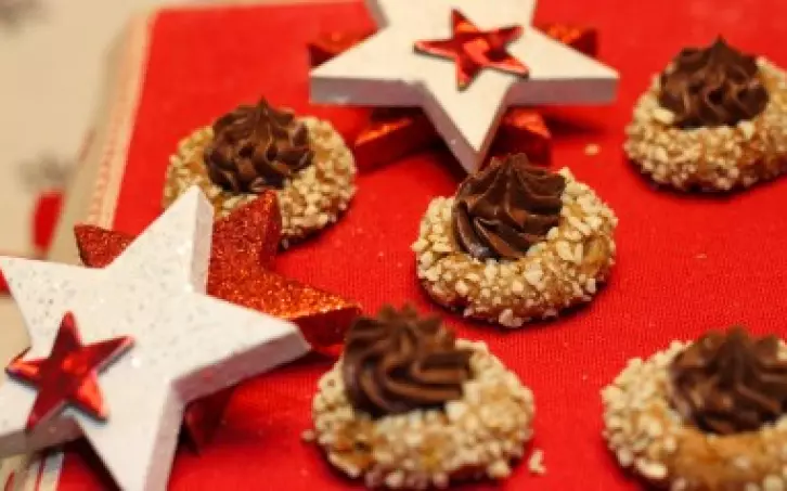 Arašídovo mandlová hnízda