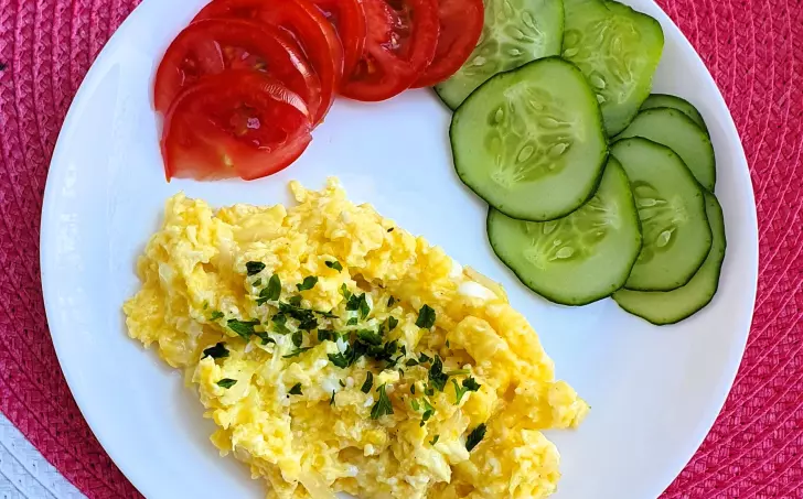 Míchaná vajíčka s tvarůžky