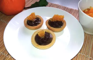 Pomerančové košíčky s tekutým karamelem