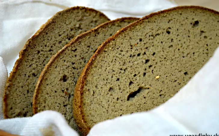 Tmavý bezlepkový chlieb