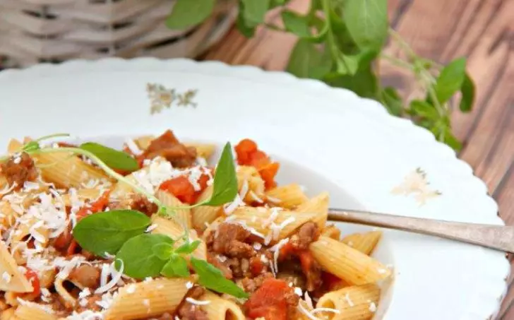 TĚSTOVINY S MLETÝM MASEM A LILKEM (od 1 roku)