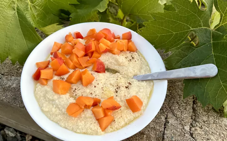 Proteinová low carb “rýžová” kaše s vanilkou a meruňkami