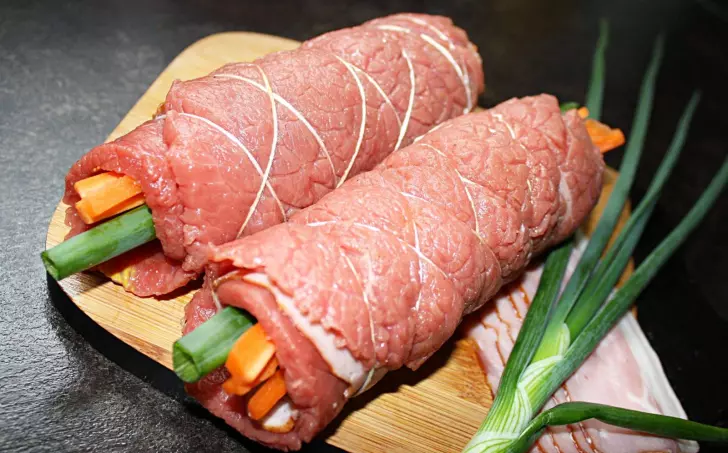 POMALU PEČENÉ HOVĚZÍ ROLKY - LC