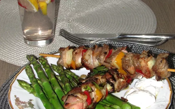 ŠPÍZY S CHŘESTEM A DIPEM