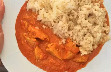 Kuřecí tikka masala - rajčatová indická omáčka s kuřecím masem