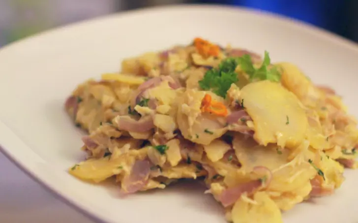 Bramborové plátky s vegan mozzarellou