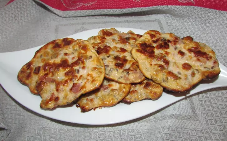 TVAROHOVÉ PLACIČKY SE SUŠENÝMI RAJČATY