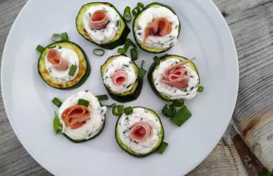 Kanapky s křenovým krémem a šunkou