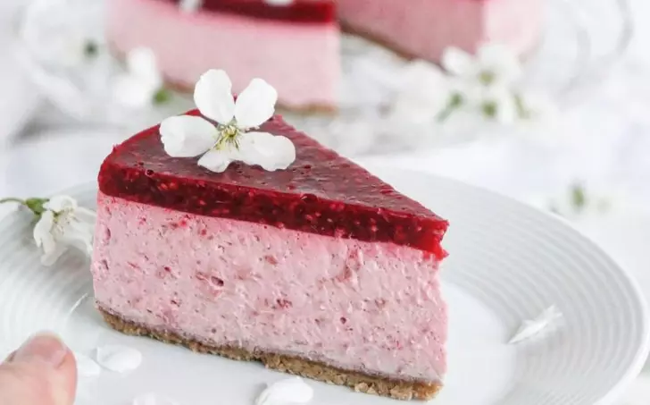 MALINOVÝ NEPEČENÝ CHEESECAKE - LC