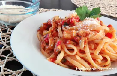 Linguine s lilkovou omáčkou